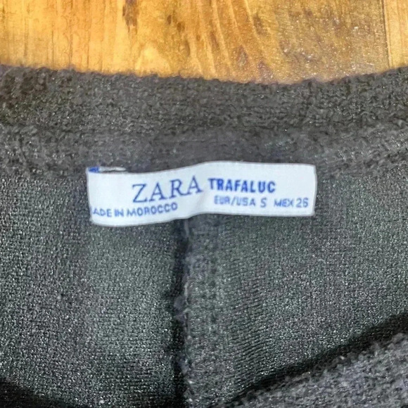 Zara black short sleeve dress with flare bottom, thick fabric - Picture 3 of 7